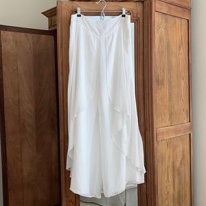 Lovely white flowy pant